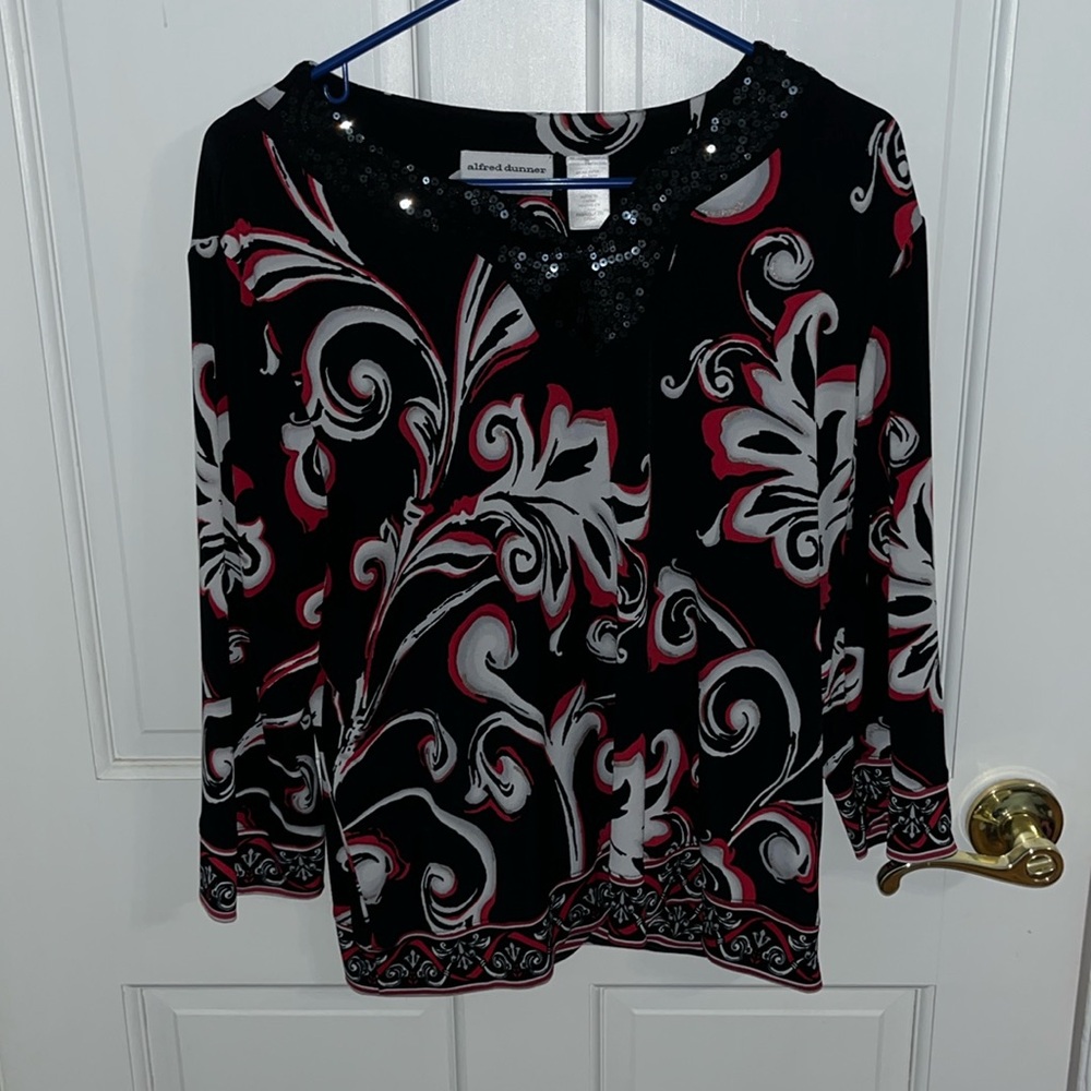 Alfred Dunner 3/4 length dress shirt. Petite Large.